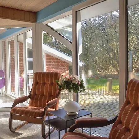 Four-bedroom Holiday In Henne Feriehus