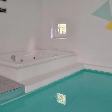 Four-bedroom Holiday In Henne *